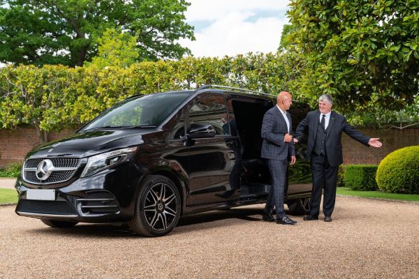 mercedes-v-class02361276-C4E0-3878-DBE0-502E23F2BD60.jpeg